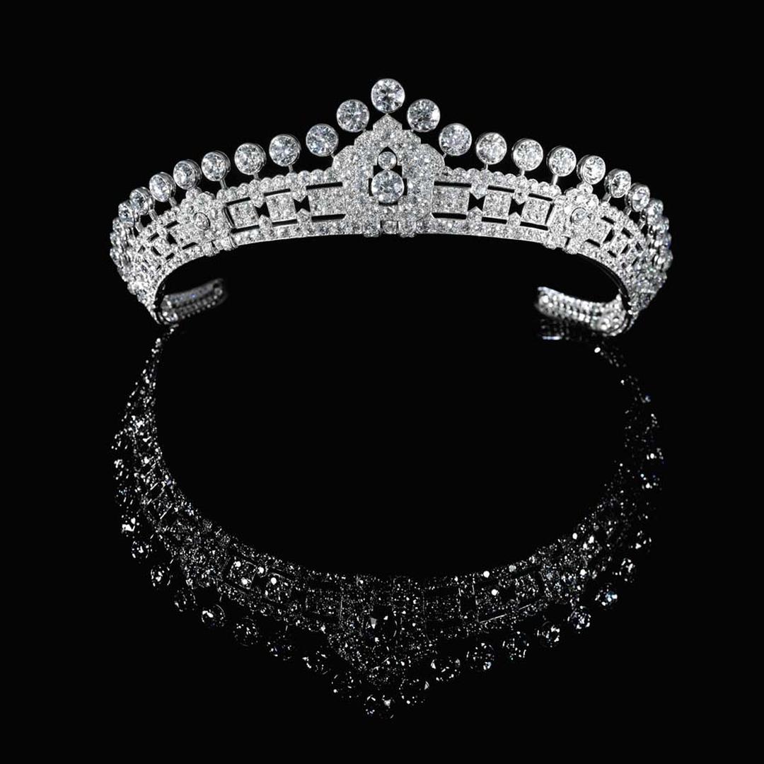 The stunning Cartier tiara from the 1930s was part of the